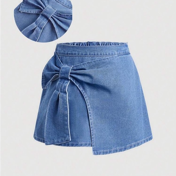SHEIN Dresses & Skirts - SHEIN Light Wash Denim Wrap Skort with Large Side Bow Detail - Size Medium